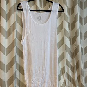 Lot of 3 Hanes undershirts.